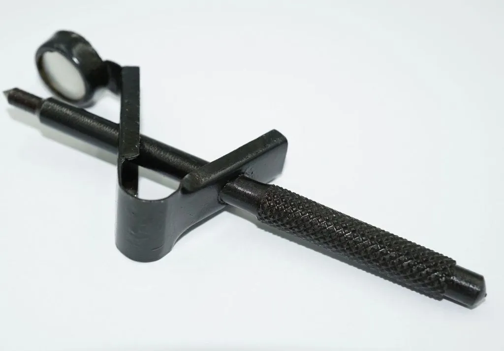 Centrepunch with Magnifier