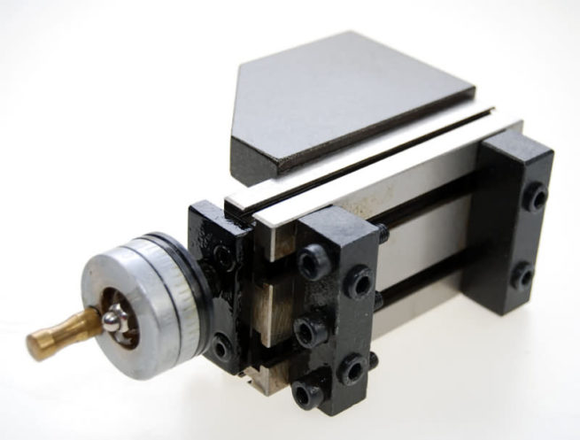 Small Vertical Milling Slide Complete With Machine Vice - Image 2