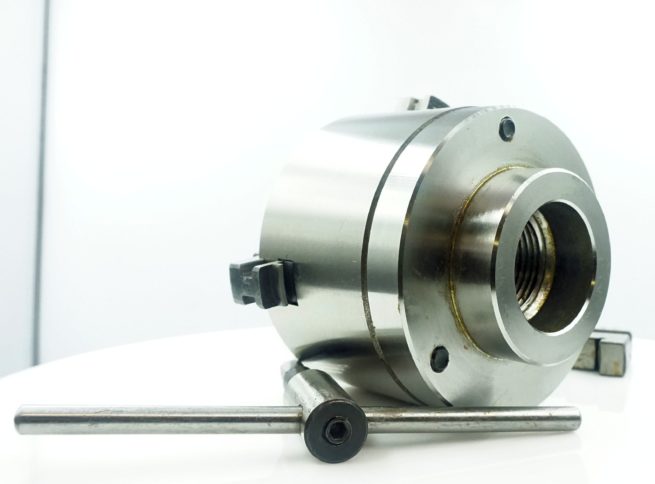 Soba 80mm 3 Jaw Self centering Chuck threaded 1 1/8 x 12 tpi compatible with Myford ML7 etc - Image 3