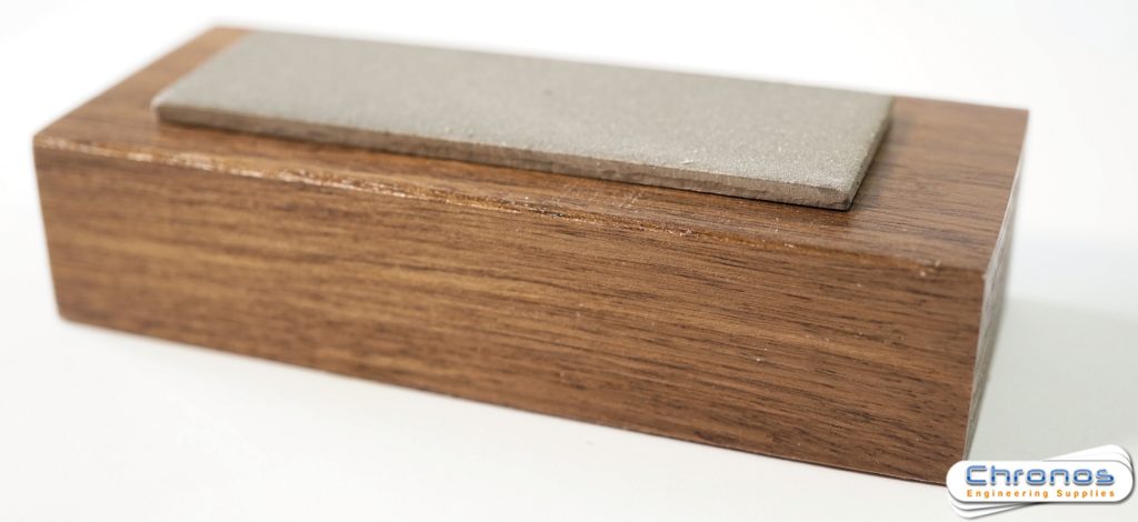 Eze-Lap 1 inch x 3 inch Medium Grit Diamond Bench Stone (400) on a Walnut Pedestal - Image 3