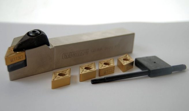 Rigid Clamp Glanze GDJNR Industrial Turning Tool with 5 Inserts 20 mm Shank     SORRY OUT OF STOCK
