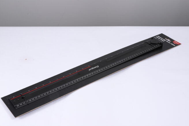 Dasqua Black-Red Plus Measuring Ruler with Hook-Stop 600mm / 24" 1804-6993 - Image 3