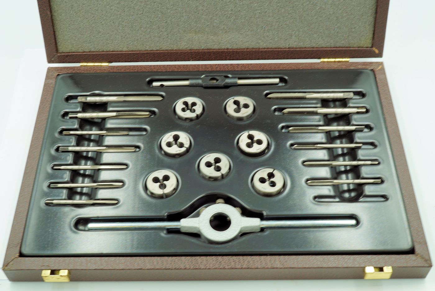 Ba tap and die set store