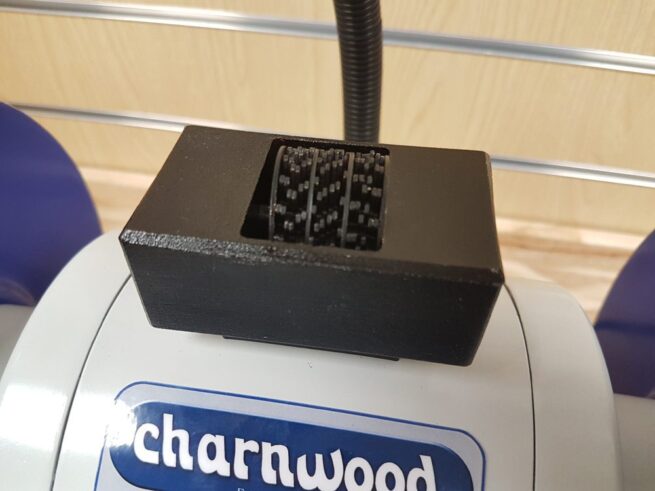 Charnwood BG6 6″ Bench Grinder, 20mm Grey Stone, 40mm White Stone - Image 3