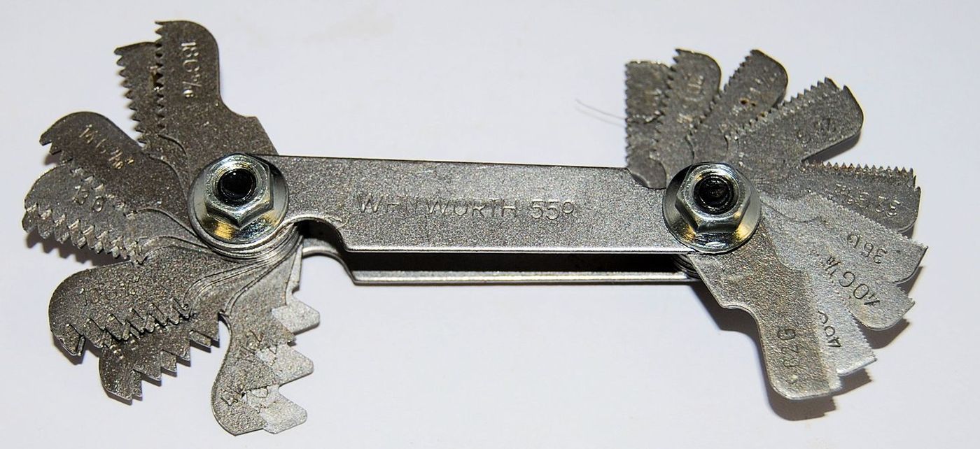 Moore & Wright No.800 Whitworth screw pitch gauge 