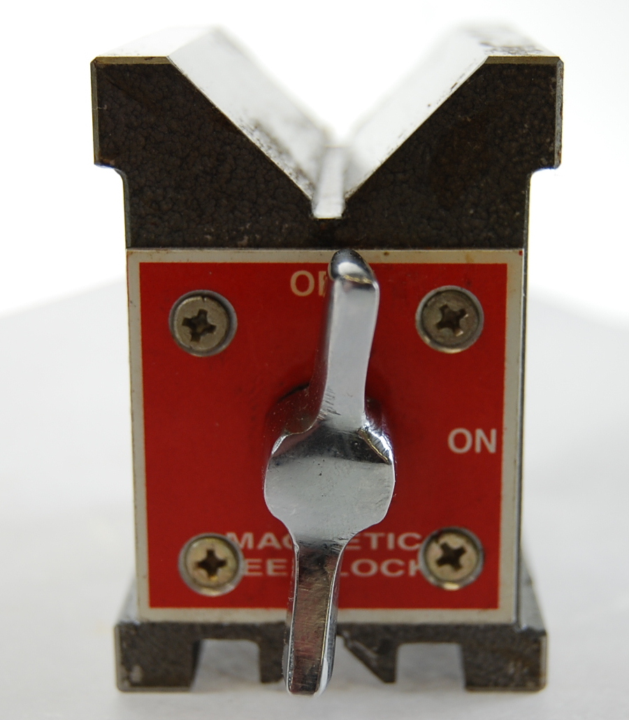 Small Magnetic Vee Block